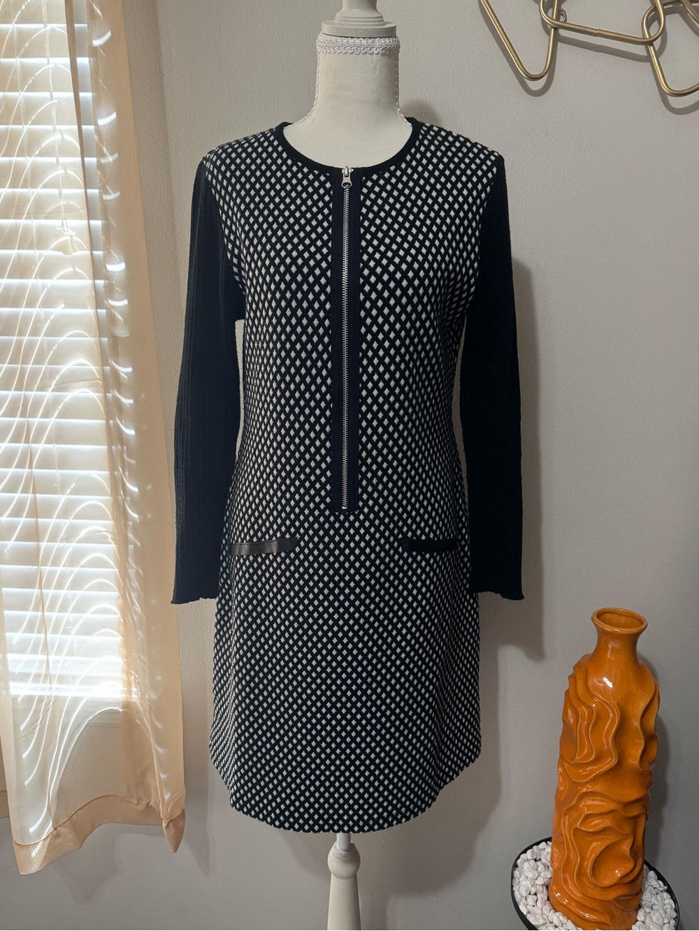 Nina Leonard Black and White Long Sleeve Zip-Front Knit Dress